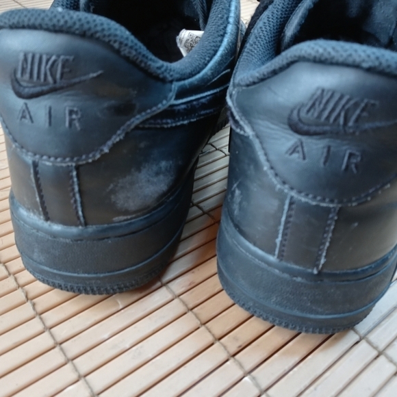 Nike Air Force 1 Low. Leather. Triple Black men\'s sz 10.5  (315122-001). 68pm main image 9